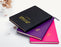 Carnet relié en similicuir – « Allah est le meilleur des planificateurs » (Violet)