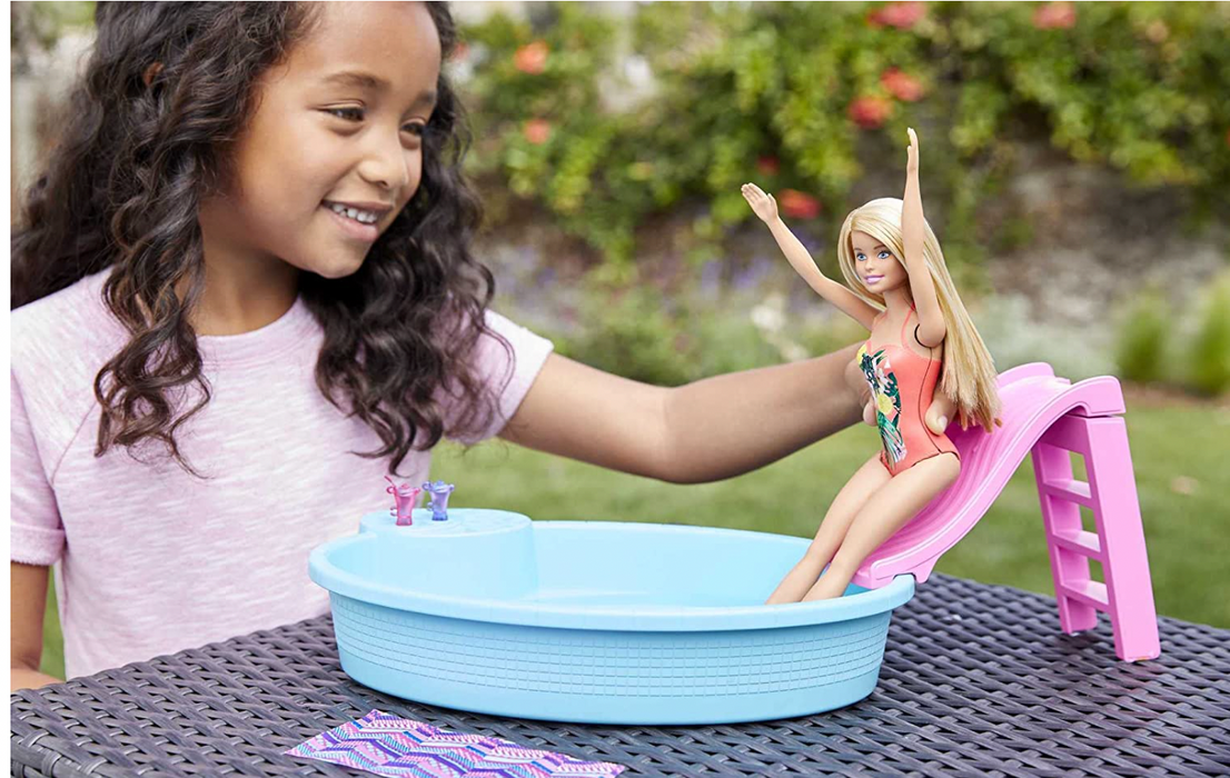 Poupée Barbie et ensemble de jeu de piscine 